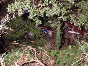 Tir ‘vola’ nel Volturno. Difficile intervento dei Vigili del Fuoco