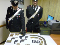 Arsenale in casa, arrestato un 62enne