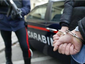 Lesioni e banconote false, Carabinieri in azione