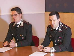 Estorcevano soldi ai commercianti, zia e nipote in manette