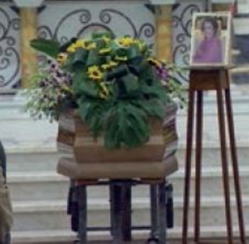 Dolore e commozione ai funerali di Antonella