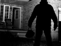 Piazza Molise nel mirino dei ladri, rubate due auto