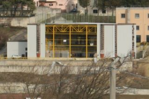 Il vento “spoglia” la palestra di Frosolone