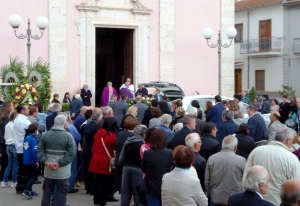 Una folla commossa per l’addio a Eugenio Trione