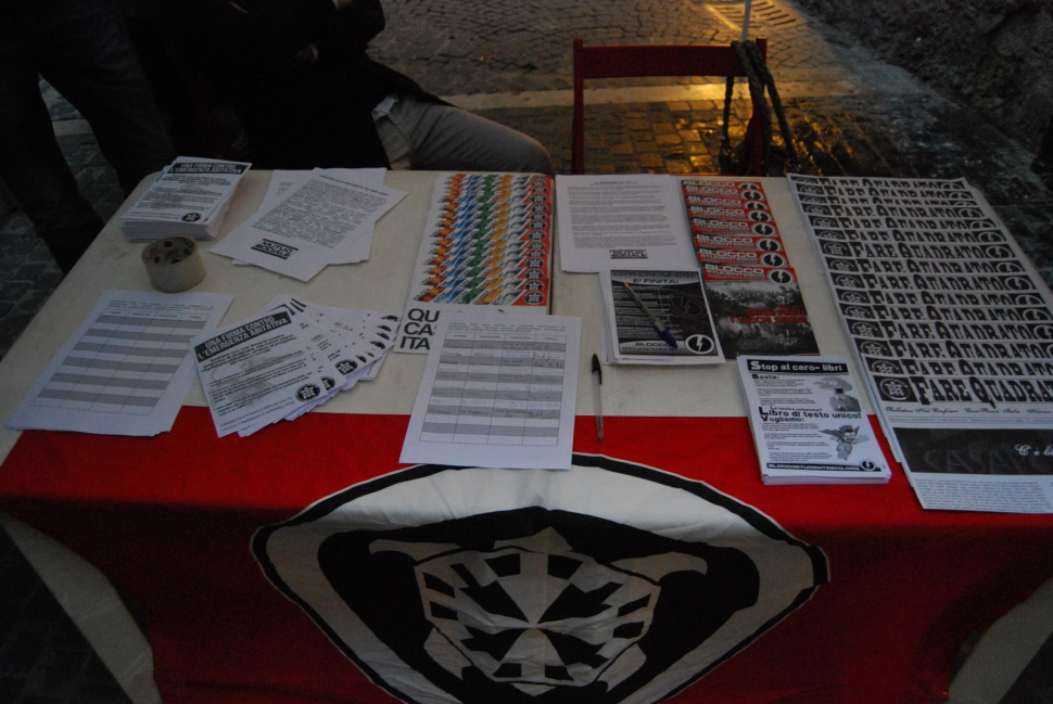 CasaPound raccoglie firme contro Equitalia