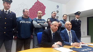 Truffa e ricettazione, due persone in manette