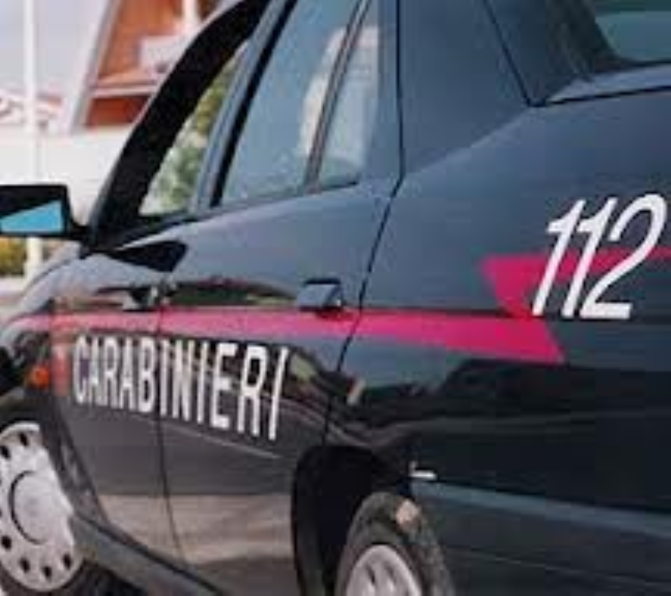 Scontro in pieno centro, feriti due carabinieri