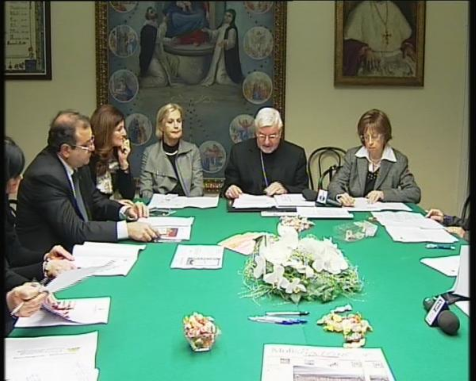 Negozi aperti di domenica, il veto di Bregantini