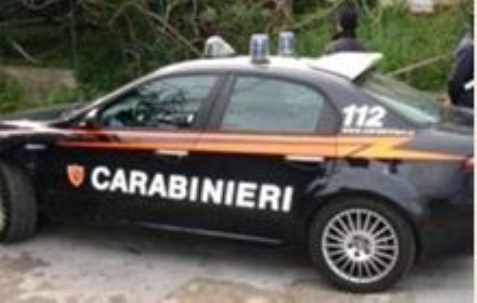 Dipendente ruba l’auto del capo