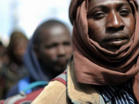 Protesta degli immigrati in piazza Prefettura