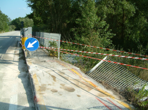 Col furgone contro un guardrail, muore 58enne