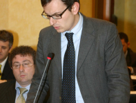 “Si rottamano primari e si assumono docenti”. I dubbi di Romano sulla sanità molisana