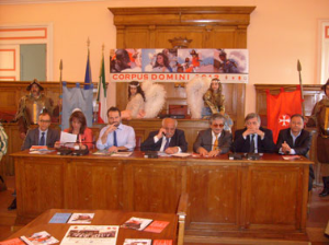 Corpus Domini low cost, il musical Cantanapoli al posto del ‘concertone’