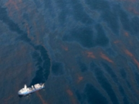 Idrocarburi in mare, scatta la procedura d’emergenza