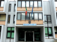 Piante di marijuana sul balcone, ai genitori aveva detto che erano pomodori