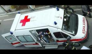 Cade da un muro e batte la testa, 75enne muore sul colpo