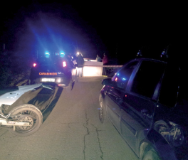 Scontro tra auto e moto, muore un 16enne