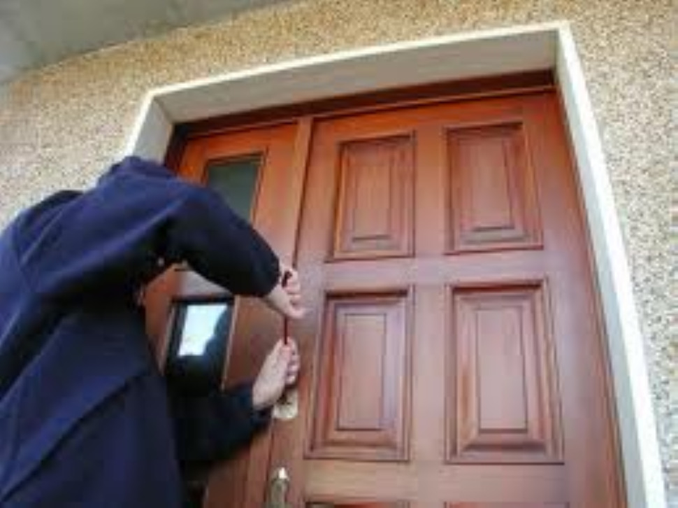 Isernini facoltosi nel mirino dei ladri