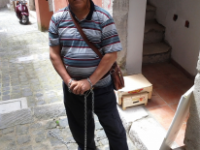 Dal sisma del 1984 ancora senza casa. In catene per protesta