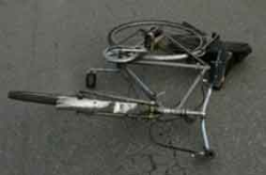 Ciclista 82enne investito da un’auto