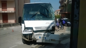 Montenero, incidente su un autobus di linea