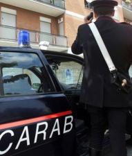 I bambini visitano i Carabinieri