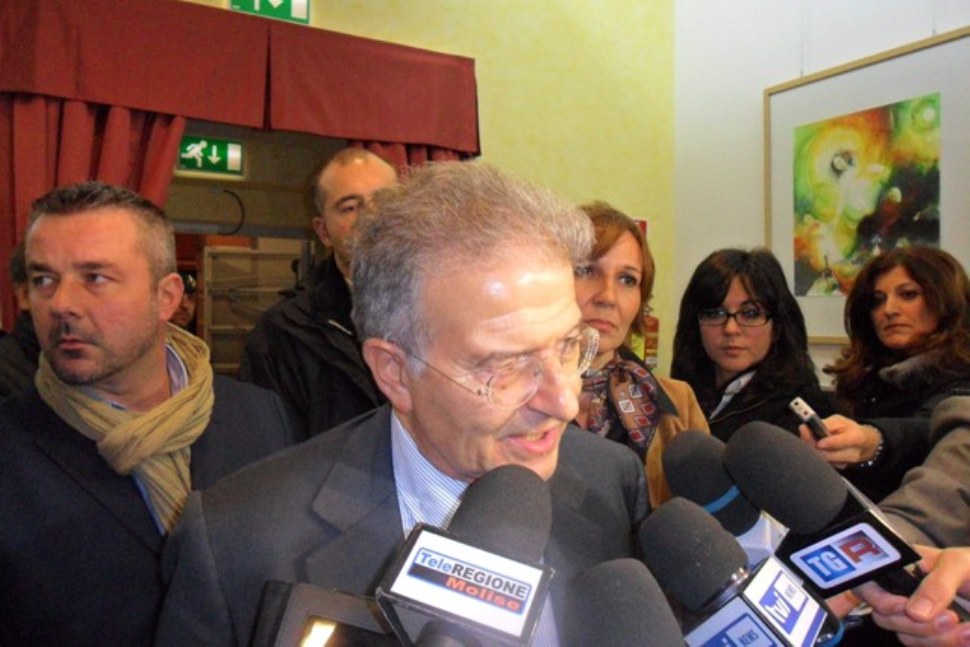 Cicchitto glissa sulla candidatura di Iorio