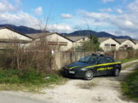 Sequestrati dieci capannoni coperti di amianto