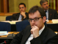 Regionali, Romano perde pezzi