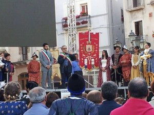 Sorbo: “Expo un successo”, ma fioccano le critiche