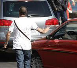 Raccoglievano fondi per una onlus ‘scaduta’, fermati sei napoletani