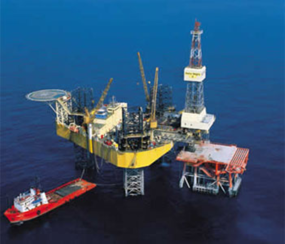 Superpiattaforma al largo della costa molisana