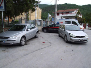 Filignano, 50enne agitato semina il panico in paese e danneggia l’auto dell’Arma