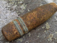 Cercano graffiti, trovano tre bombe