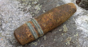 Cercano graffiti, trovano tre bombe