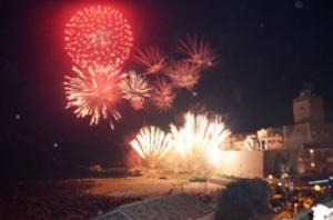 L’incendio del castello sulle note di Dalla