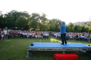 Iorio fa il pienone e avvisa il centrodestra: conta la gente, ora si cambia