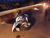 Incidente in moto, muore un ragazzo
