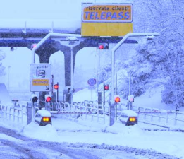 Pullman con turisti termolesi bloccato dalla neve a Riccione