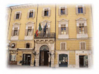 Si rivolge alla Prefettura per ‘liberare’ l’anziana madre