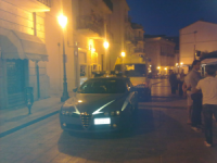 Rissa in piazza: lei picchia lui, in 4 finiscono in ospedale