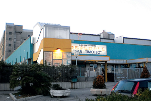 Termoli, ingoia 3 lamette mentre si trova alla stazione