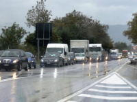 Auto contro ambulanza, statale bloccata per ore