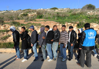 Profughi di Lampedusa accolti in un residence a Petacciato marina