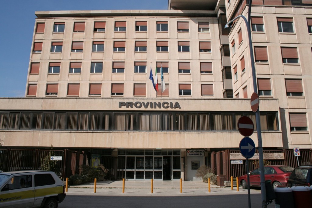 Provincia, la protesta dei dipendenti