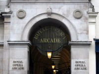 Corbo espone in una personale a Londra