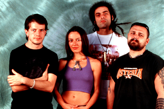 Saltano gli Elio e le Storie Tese, arrivano i 99 Posse