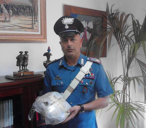 Centauri coinvolti in un incidenti e spunta un chilo di droga, arrestati