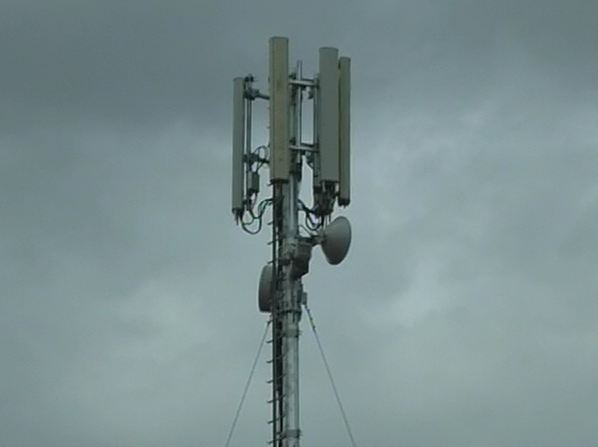 Antenna di telefonia in viale Manzoni, autorizzazione revocata