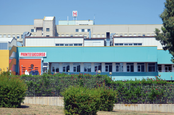 Tumore al polmone, solo l’11% delle strutture raggiunge i 150 interventi annui